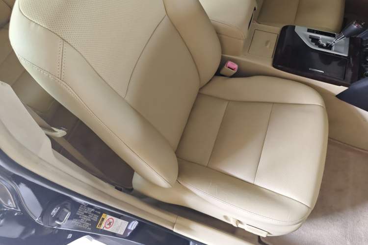 Used Toyota Camry 2015 2.0G Premier Edition
