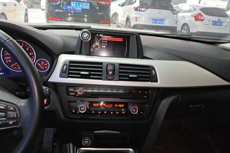 Used BMW 3 Series 2015 320Li Luxury Edition Fashion Model
