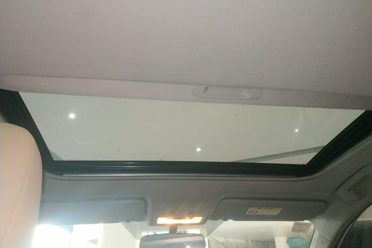 Used Toyota RAV4 2015 2.0L CVT Two-Wheel Drive Fashion Edition