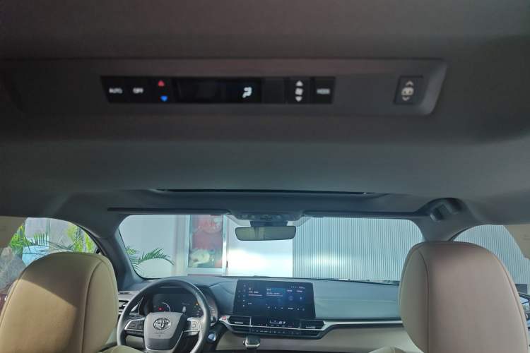 Used Toyota Granvia 2023 2.5L Hybrid Prestige PLUS Edition
