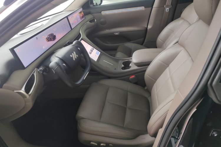 Used  L6 2025 Ultra Model
