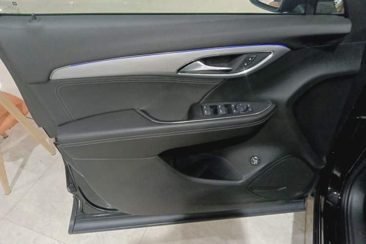 Used Buick Envision 2025 25T Entry-Grade Platinum Edition
