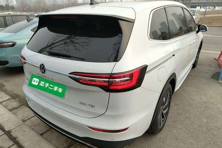 Used Volkswagen Viloran 2024 330TSI Luxury Edition
