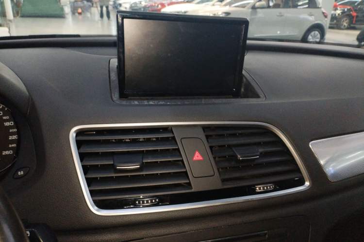 Used Audi Q3 2017 30 TFSI Fashion Model
