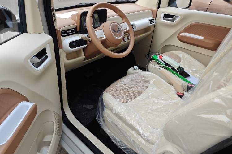 Used Wuling Hongguang MINIEV 2024 3rd Generation 215km Youth Edition
