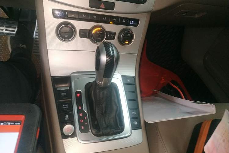 Used Volkswagen Magotan 2015 Revised 1.8TSI Prestige Version
