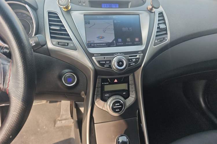 Used Hyundai Elantra 2015 1.6L Automatic Luxury Model