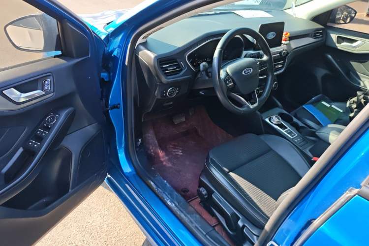 Used Ford Focus 2020 Sedan EcoBoost 180 Automatic Trend Edition
