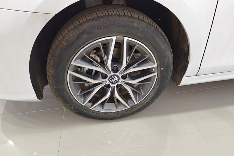 Used BYD Qin PLUS 2024 HONOR Edition DM-i 120KM Excellence Model
