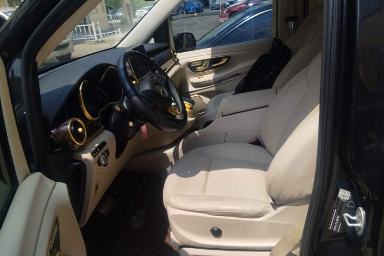 Used Mercedes-Benz V-Class 2016 V 260 L Prestige Extended Edition
