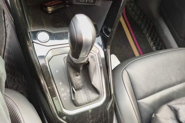 Used Volkswagen T-ROC 2022 280TSI DSG Two-Wheel Drive Comfort PLUS