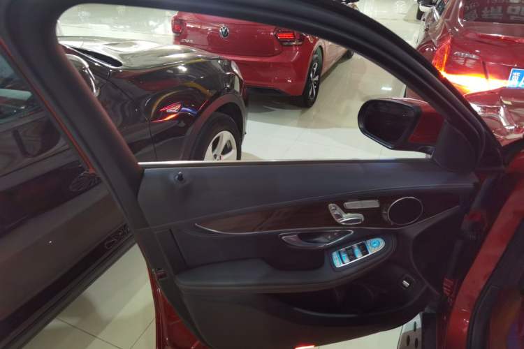 Used Mercedes-Benz GLC 2019 GLC 260 L 4MATIC Dynamic Model
