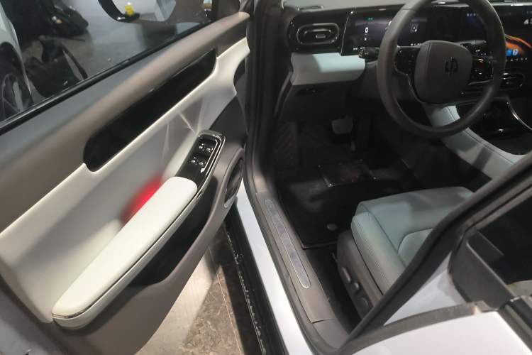 Used Leapmotor C01 2023 630 All-Wheel-Drive Performance Version
