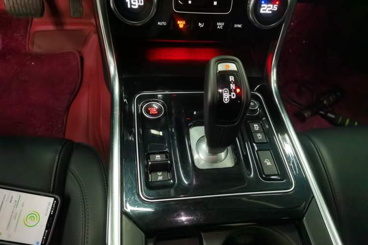 Used Jaguar XEL 2020 2.0T 200 PS S Advanced Elegance Edition
