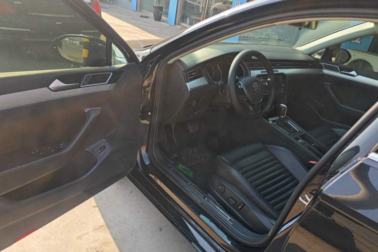 Used Volkswagen Magotan 2018 330TSI DSG Advanced Model
