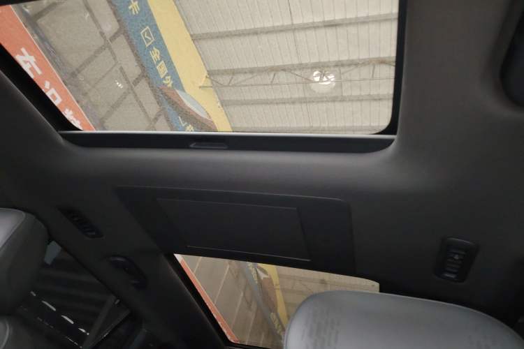 Used  eπ008 2024 210Max Range-Extended Version 6 Seats