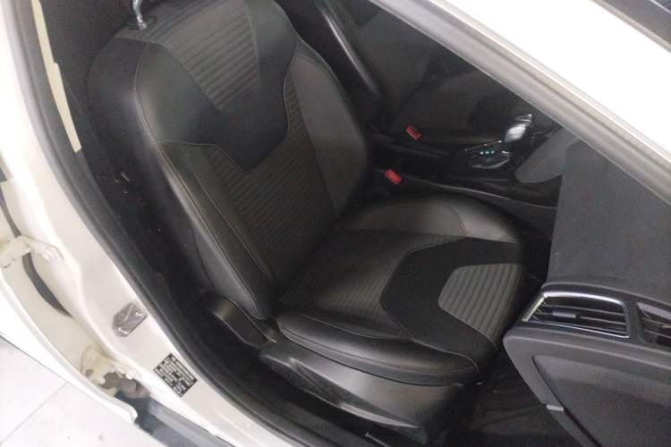 Used Ford Focus 2015 Hatchback 1.6L Automatic Fashion Edition