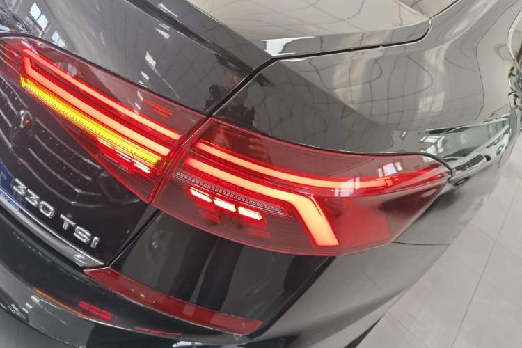 Used Volkswagen Passat 2020 330TSI Luxury Edition China VI
