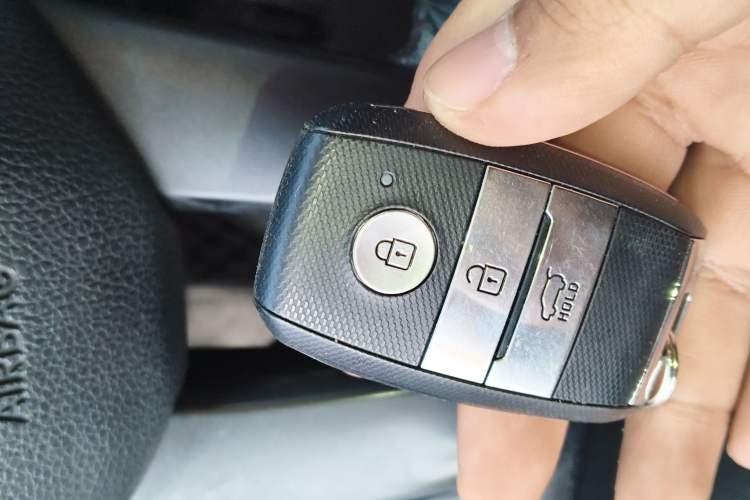 Used Kia Sportage R 2015 2.0L Automatic Two-Wheel Drive DLX Model