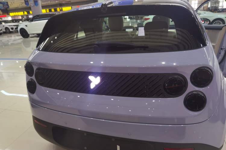 Used  firefly 2025 Illuminated Edition