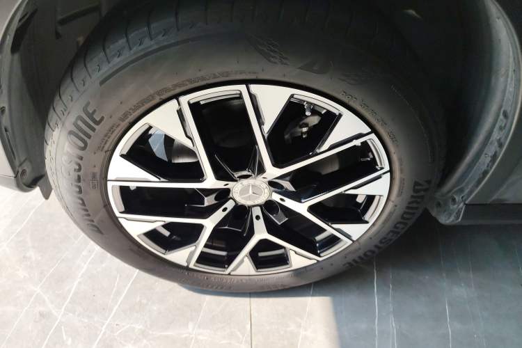 Used Mercedes-Benz GLC 2023 Facelift GLC 260 L 4MATIC Dynamic Version 5 Seats
