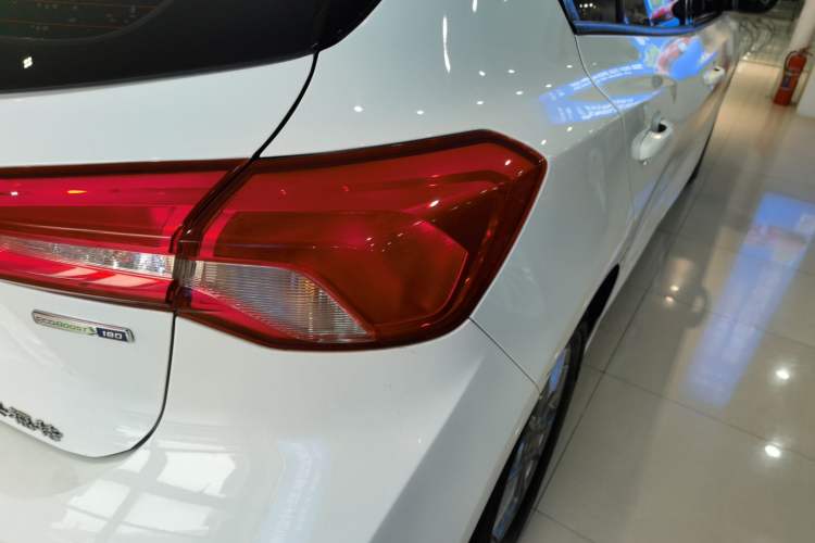 Used Ford Focus 2020 Hatchback EcoBoost 180 Automatic Trend Edition
