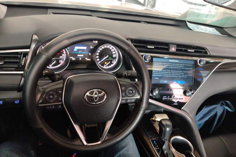 Used Toyota Camry 2019 Revised Version 2.0G Luxury Edition
