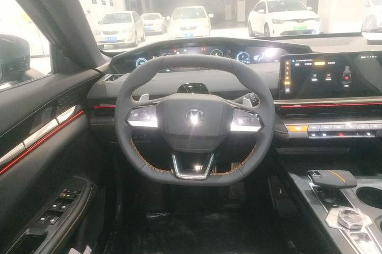 Used Changan UNI-V 2025 1.5T 500Bar Prestige Sporty Version