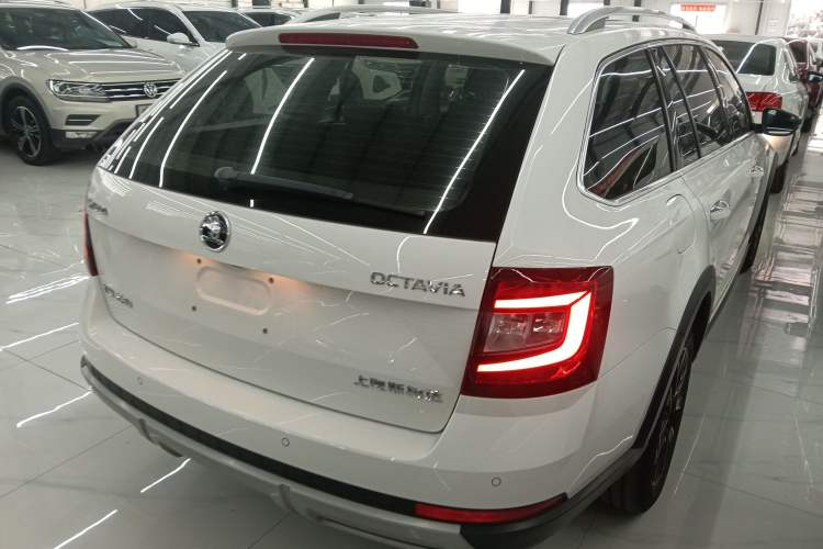 Used Skoda Octavia 2018 Station Wagon TSI230 DSG Luxury Edition