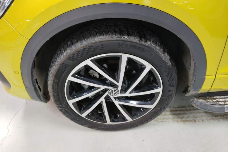 Used Volkswagen T-ROC 2023 300TSI DSG Two-Wheel Drive Starlight Edition