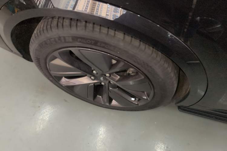 Used Li Auto L9 2022 Max model
