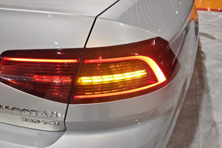 Used Volkswagen Magotan 2017 330TSI DSG Leading Model
