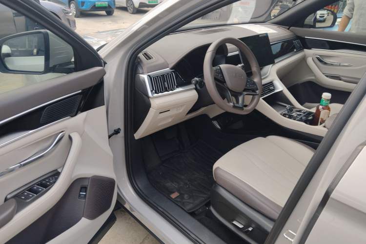 Used BYD Song PLUS New Energy 2025 EV 520km Luxury Version
