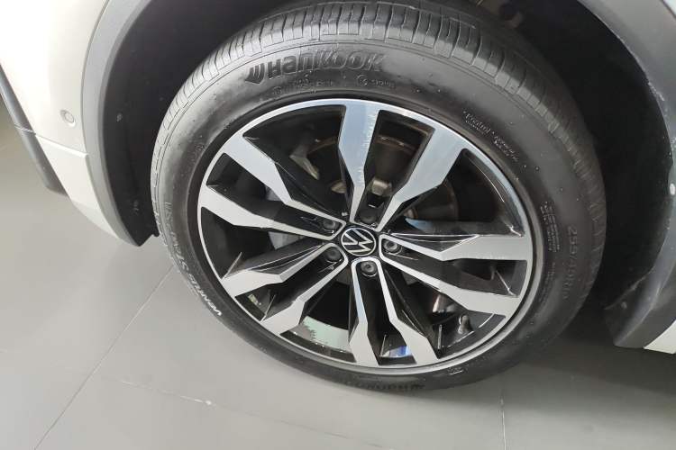 Used Volkswagen Tiguan L 2021 330TSI Automatic Two-Wheel Drive R-Line Flagship Edition
