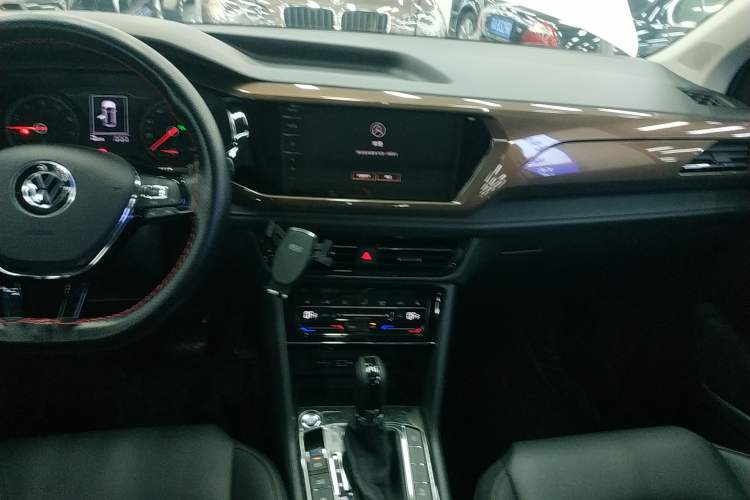 Used Volkswagen Tharu 2021 280TSI Two-Wheel Drive Comfort Edition