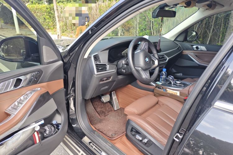 Used BMW X7 2021 xDrive40i Luxury Package with Leading Features