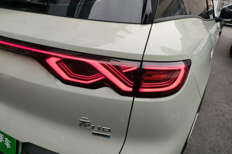 Used BYD Yuan UP 2025 Intelligent Driving Version 401 km Leading Edition