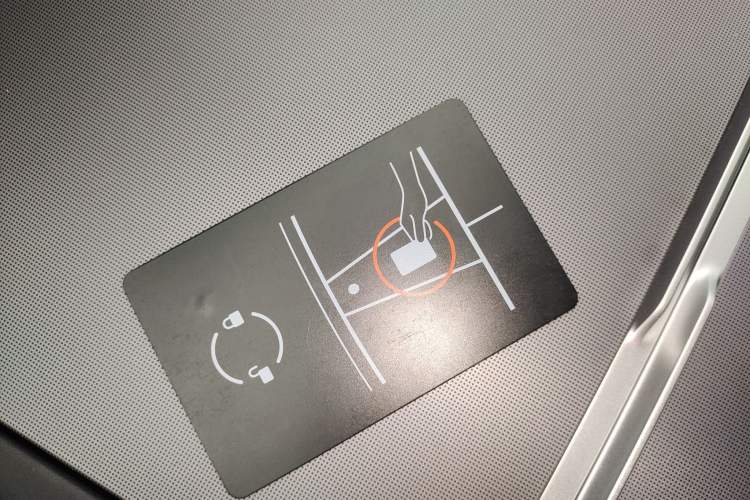 Used Tesla Model Y 2025 Rear-Wheel-Drive Version