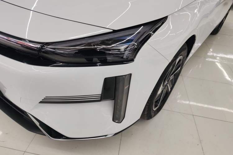 Used  L6 2024 125km PLUS Dragon Edition
