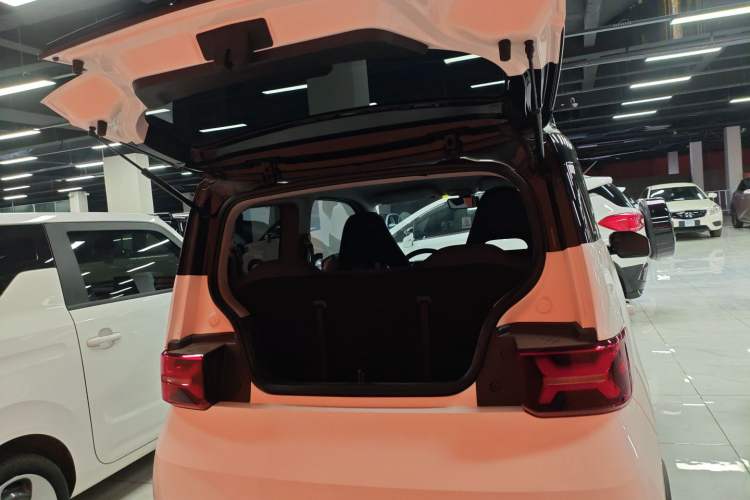 Used Wuling Hongguang MINIEV 2022 GAMEBOY 200km Gaming Edition with Lithium Iron Phosphate
