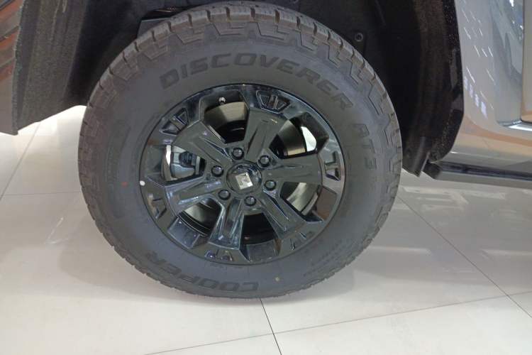 Used Tank 400 New Energy 