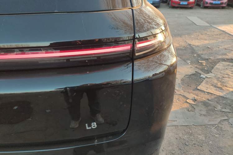 Used Li Auto L8 2023 Pro Model

