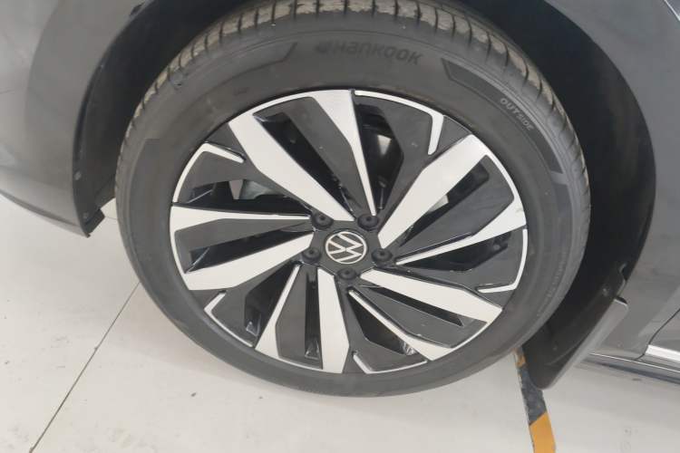 Used Volkswagen Passat 2025 Outstanding Model 330TSI Elite Edition