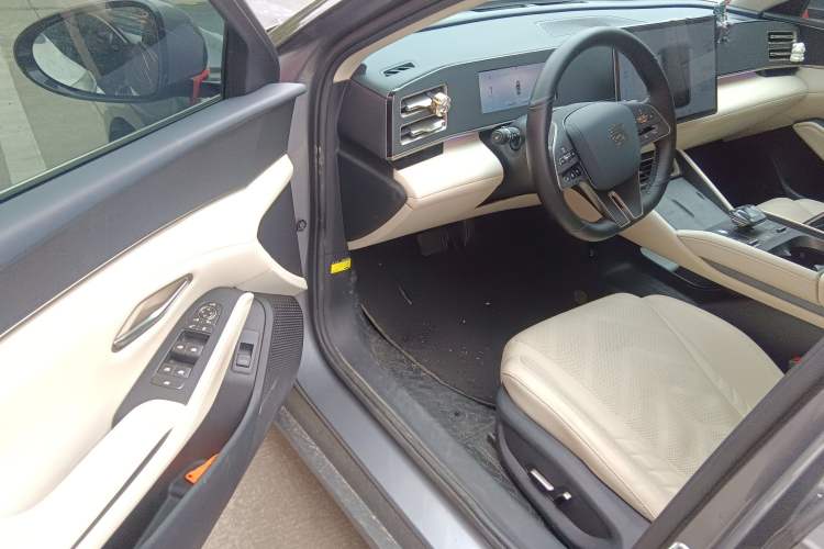 Used BYD Qin L 2024 DM-i 120KM Excellence Model