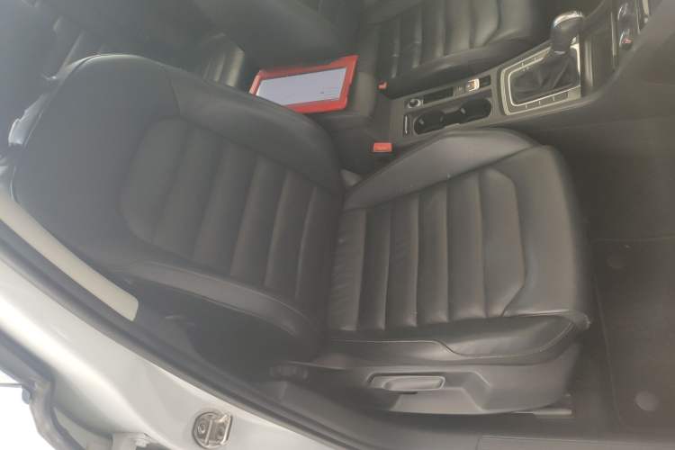 Used Volkswagen Golf 2016 230TSI Automatic Luxury Version
