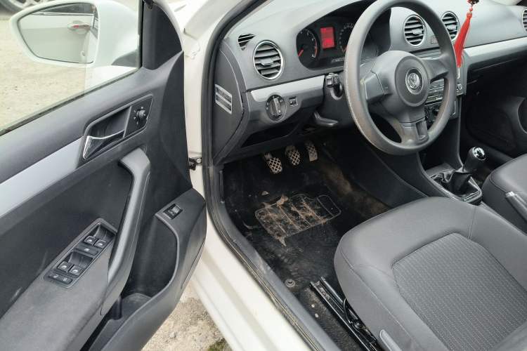 Used Volkswagen Jetta 2015 Zhuihui Edition 1.6L Manual Comfort Model
