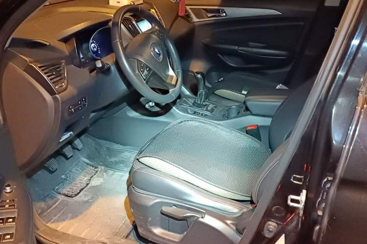 Used Changan CS75 2016 2.0L Manual Luxury Version China V Standard
