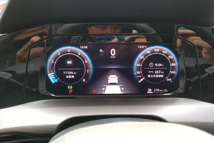 Used Volkswagen Golf 2025 Facelift 300TSI R-Line
