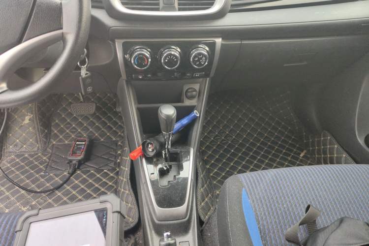 Used Toyota YARiS L 2016 Revised Version 1.5G CVT with Dynamic Sunroof
