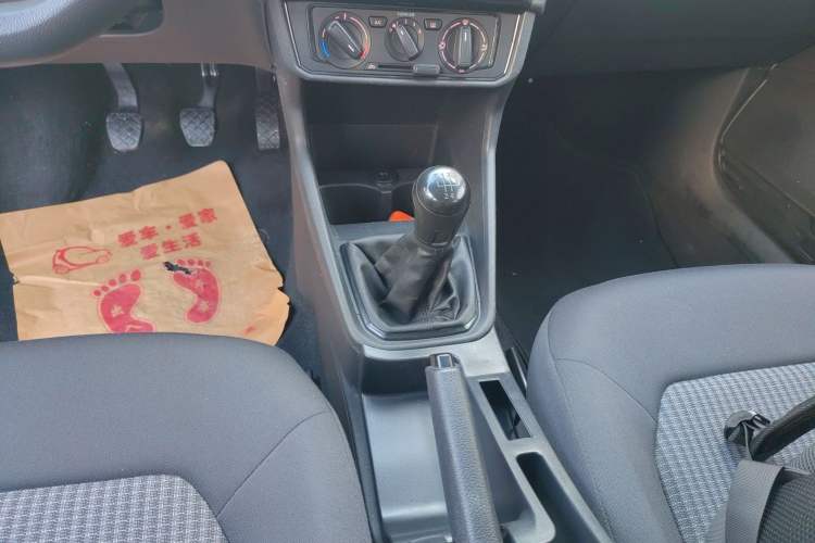 Used Volkswagen Santana 2016 1.6L Manual Fashion Edition
